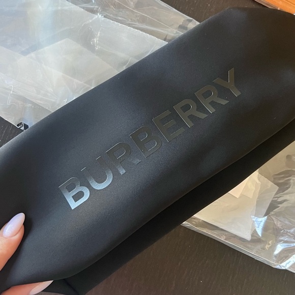 Burberry Cosmetic Bag Case Pouch New - Picture 2 of 7